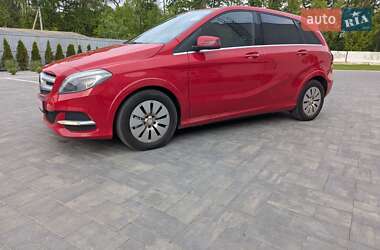 Хэтчбек Mercedes-Benz B-Class 2016 в 