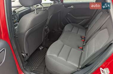 Хэтчбек Mercedes-Benz B-Class 2016 в 