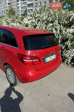 Хетчбек Mercedes-Benz B-Class 2016 в 