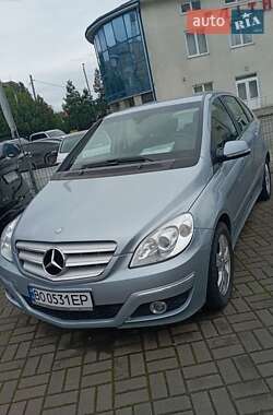 Хэтчбек Mercedes-Benz B-Class 2010 в 