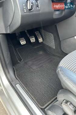 Хетчбек Mercedes-Benz B-Class 2006 в 