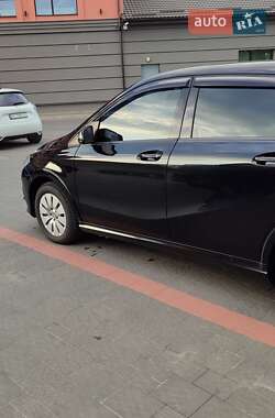 Хэтчбек Mercedes-Benz B-Class 2015 в 