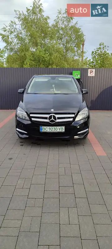 Хетчбек Mercedes-Benz B-Class 2015 в 