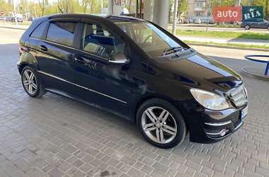 Хетчбек Mercedes-Benz B-Class 2010 в 