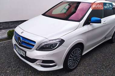 Хэтчбек Mercedes-Benz B-Class 2015 в 