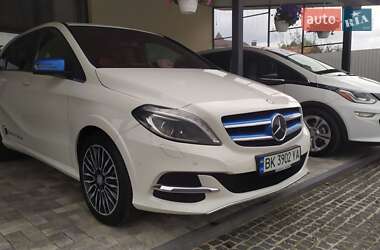 Хэтчбек Mercedes-Benz B-Class 2015 в 