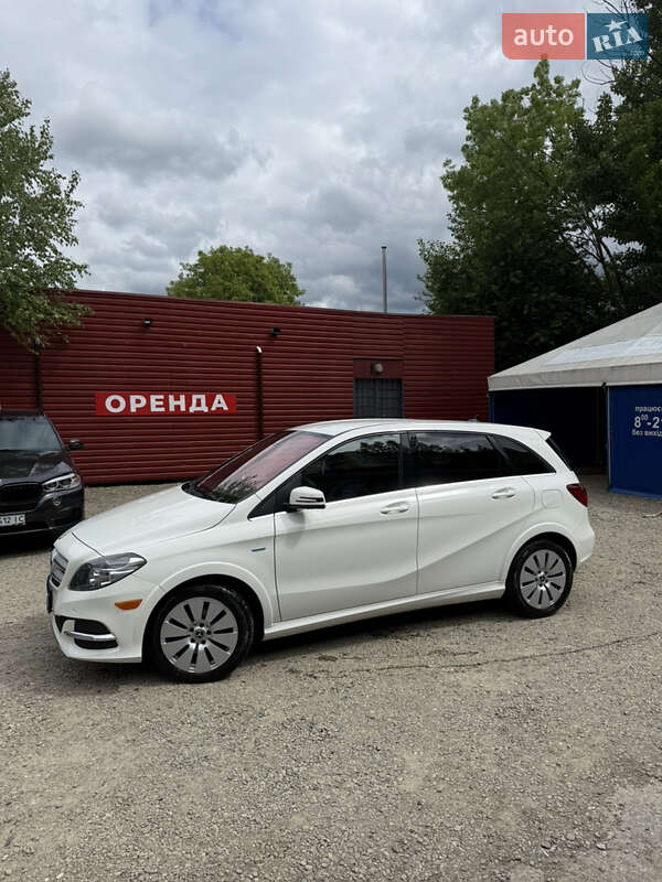 Хэтчбек Mercedes-Benz B-Class 2017 в Ивано-Франковске