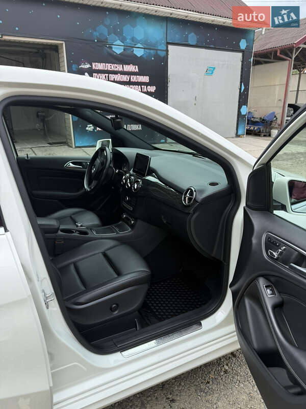 Хэтчбек Mercedes-Benz B-Class 2017 в Ивано-Франковске