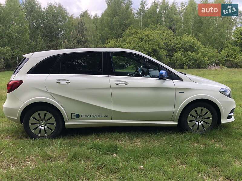Хэтчбек Mercedes-Benz B-Class 2017 в Камне-Каширском