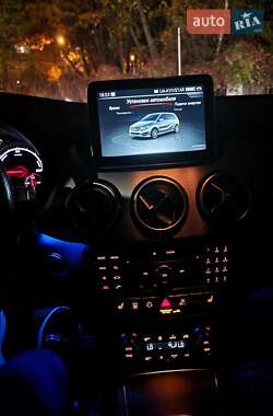 Хетчбек Mercedes-Benz B-Class 2015 в 