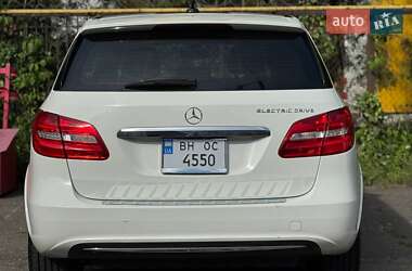 Хетчбек Mercedes-Benz B-Class 2014 в 