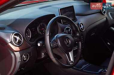 Хэтчбек Mercedes-Benz B-Class 2016 в 