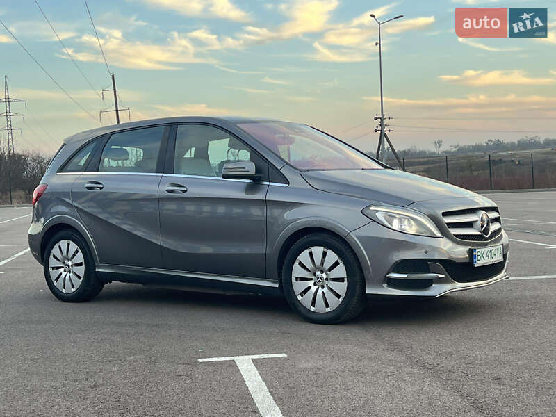Хетчбек Mercedes-Benz B-Class 2017 в Рівному