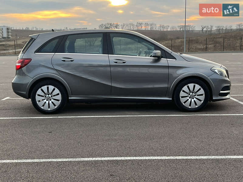 Хетчбек Mercedes-Benz B-Class 2017 в Рівному