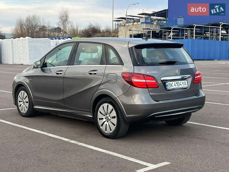 Хетчбек Mercedes-Benz B-Class 2017 в Рівному