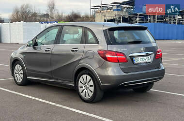 Хетчбек Mercedes-Benz B-Class 2017 в 