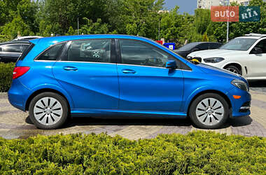 Хэтчбек Mercedes-Benz B-Class 2014 в 