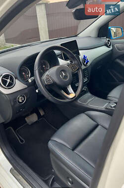Хэтчбек Mercedes-Benz B-Class 2016 в 