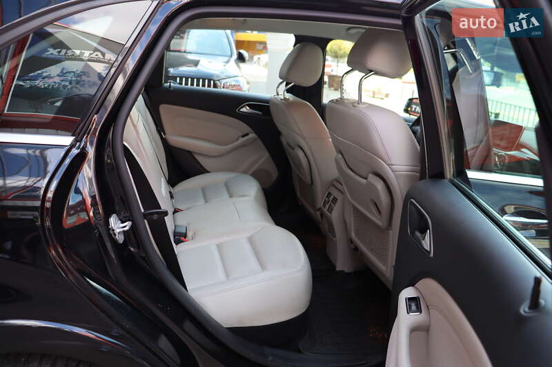 Хэтчбек Mercedes-Benz B-Class 2016 в Львове