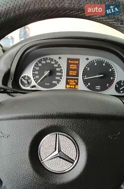 Хэтчбек Mercedes-Benz B-Class 2009 в 