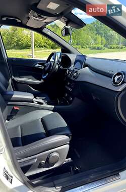 Хэтчбек Mercedes-Benz B-Class 2015 в 