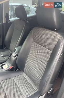 Хэтчбек Mercedes-Benz B-Class 2009 в 