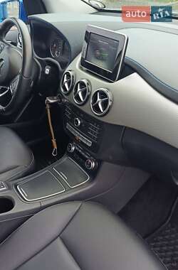 Хэтчбек Mercedes-Benz B-Class 2015 в 