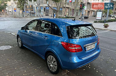 Хэтчбек Mercedes-Benz B-Class 2014 в 