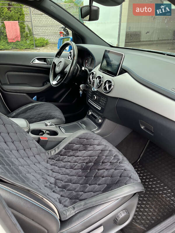 Хетчбек Mercedes-Benz B-Class 2015 в Золочеві