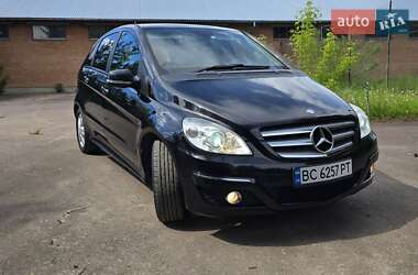 Хетчбек Mercedes-Benz B-Class 2011 в 