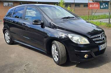 Хетчбек Mercedes-Benz B-Class 2011 в 