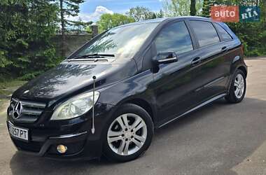 Хетчбек Mercedes-Benz B-Class 2011 в 