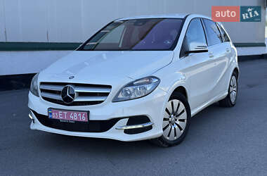 Хэтчбек Mercedes-Benz B-Class 2015 в 