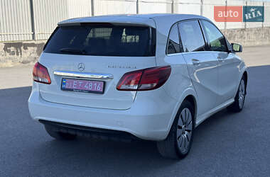 Хэтчбек Mercedes-Benz B-Class 2015 в 