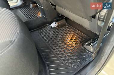 Хэтчбек Mercedes-Benz B-Class 2015 в 