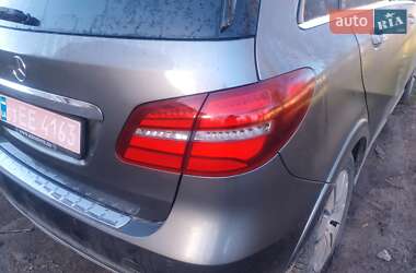 Хэтчбек Mercedes-Benz B-Class 2015 в 