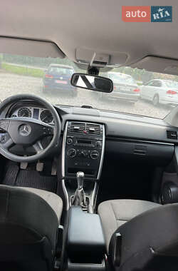 Хетчбек Mercedes-Benz B-Class 2010 в 