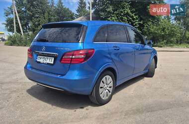 Хэтчбек Mercedes-Benz B-Class 2015 в 