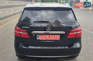 Хэтчбек Mercedes-Benz B-Class 2016 в 