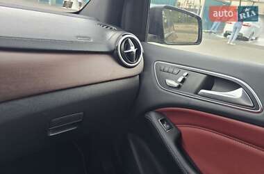 Хэтчбек Mercedes-Benz B-Class 2016 в 