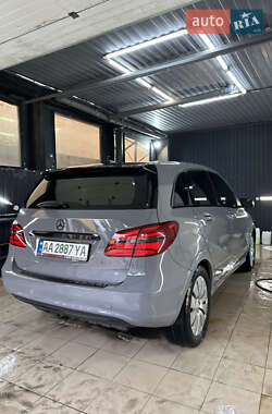Хэтчбек Mercedes-Benz B-Class 2015 в 