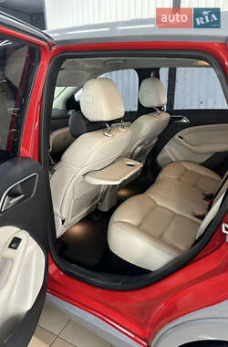 Хэтчбек Mercedes-Benz B-Class 2015 в 