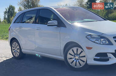 Хетчбек Mercedes-Benz B-Class 2017 в 