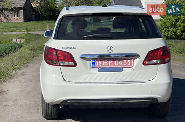 Хетчбек Mercedes-Benz B-Class 2017 в 