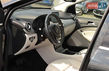 Хэтчбек Mercedes-Benz B-Class 2016 в 