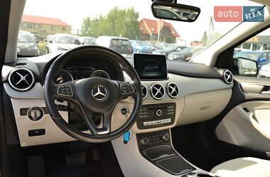 Хэтчбек Mercedes-Benz B-Class 2016 в 