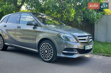 Хэтчбек Mercedes-Benz B-Class 2015 в 