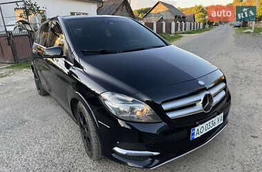 Хэтчбек Mercedes-Benz B-Class 2015 в 