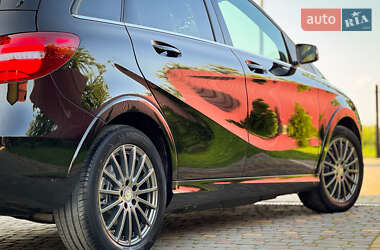 Хэтчбек Mercedes-Benz B-Class 2015 в 