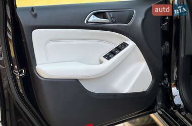Хэтчбек Mercedes-Benz B-Class 2015 в 